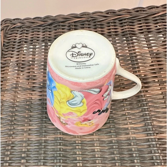 🏰 Disney Princess Mug 4” Tall - Perfect for‎ your little princess! - Picture 2 of 6